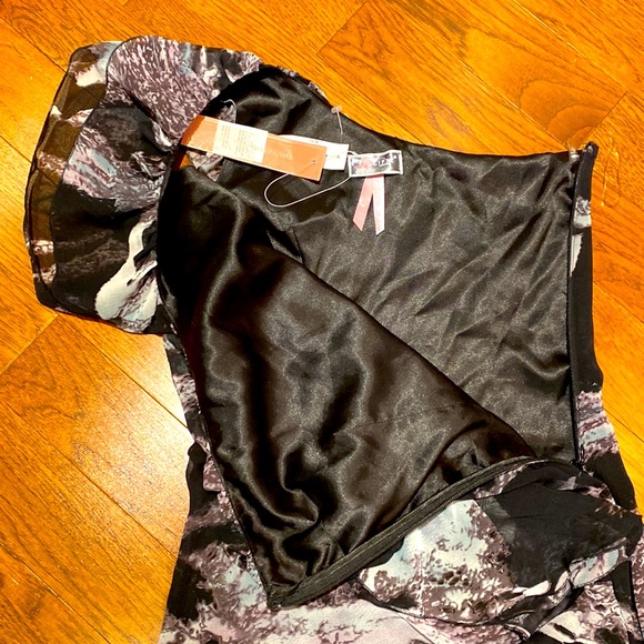 One shoulder side frill dress - Picture 4 of 7